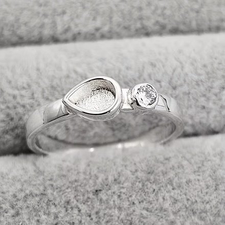Single Gem Teardrop Ring
