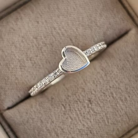 Dainty Heart Ring