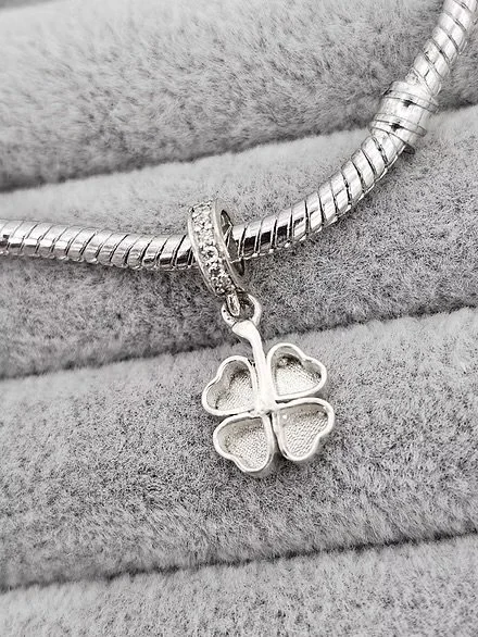 Four leaf clover Charm