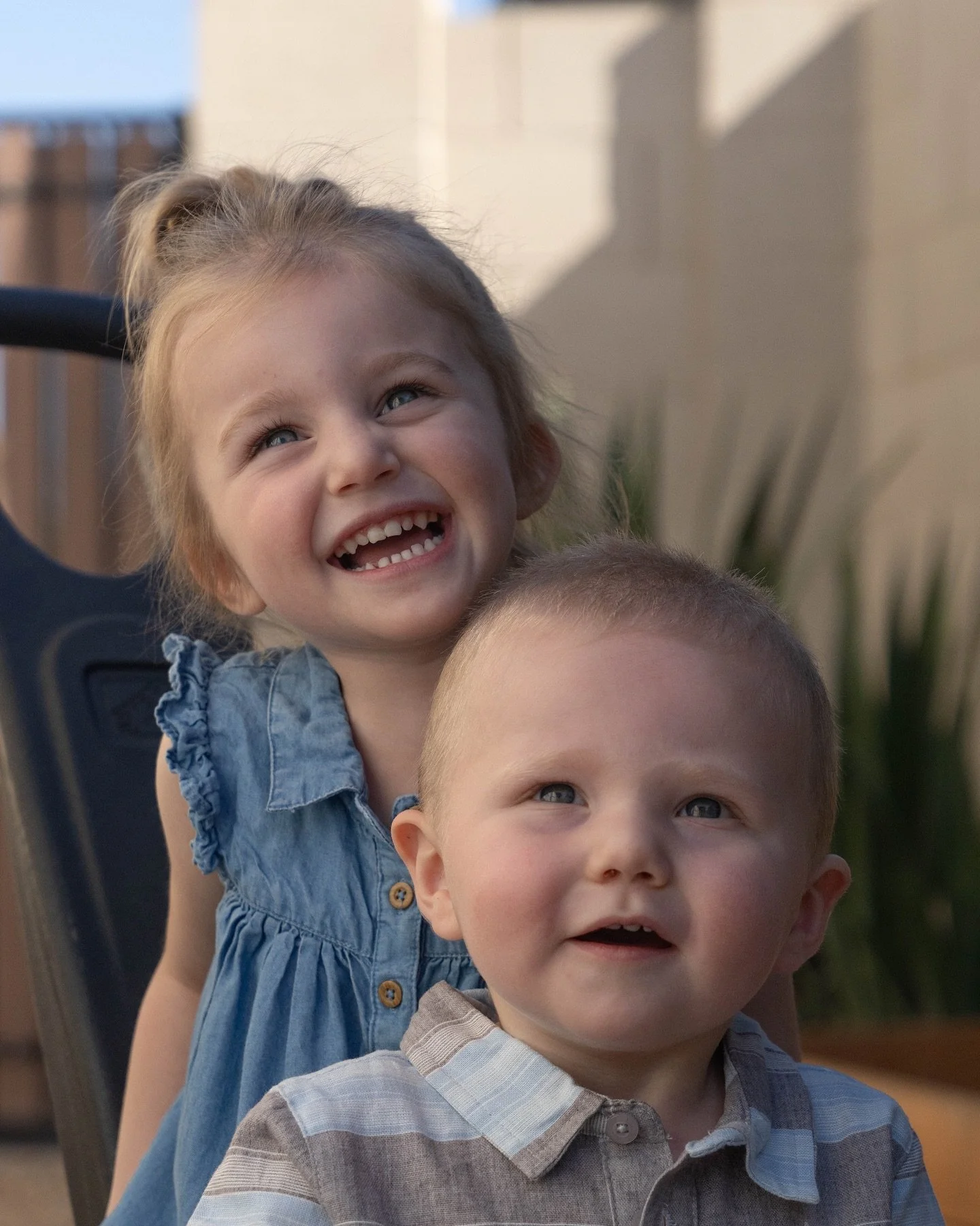 Brother &amp; Sister

Photographing toddler siblings can be tricky, so patience is key.

Pro-tip: Schedule a slightly longer session for siblings. It takes time to get them together for the right shot, but with enough time and patience, you&rsquo;ll 