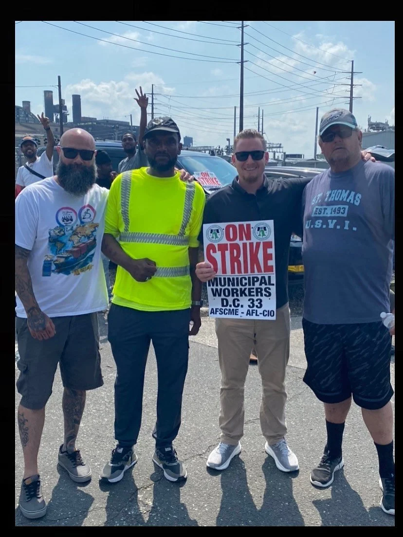 Local 1291 supporters District Council 33. 

Local 1291 representatives showing support with Local 427 sanitation!!! ##solidarity #ILA #dc33