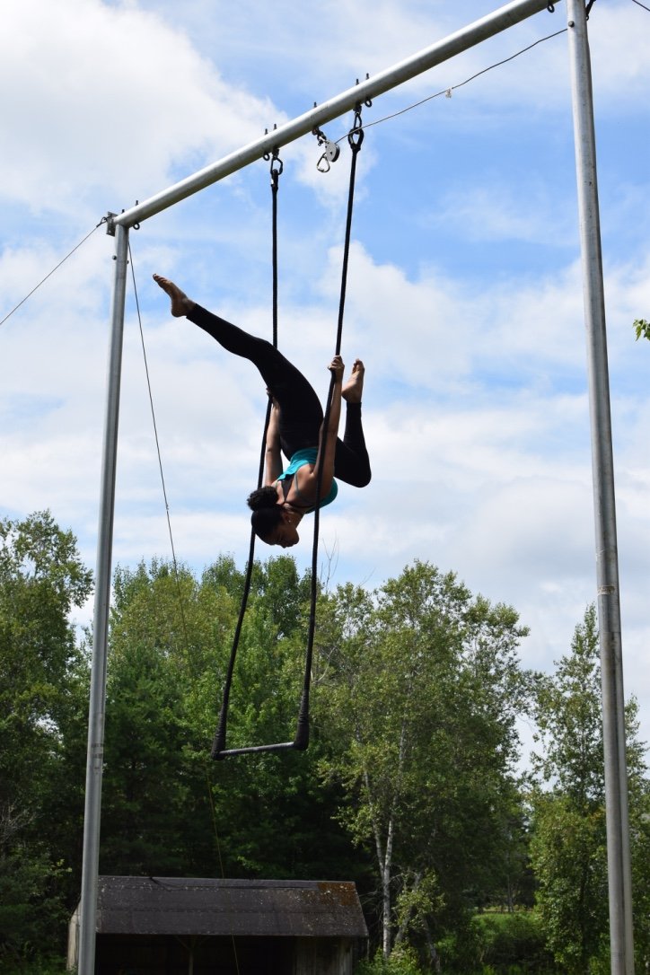 Performance - Circus - Trapeze - Static 15.jpeg