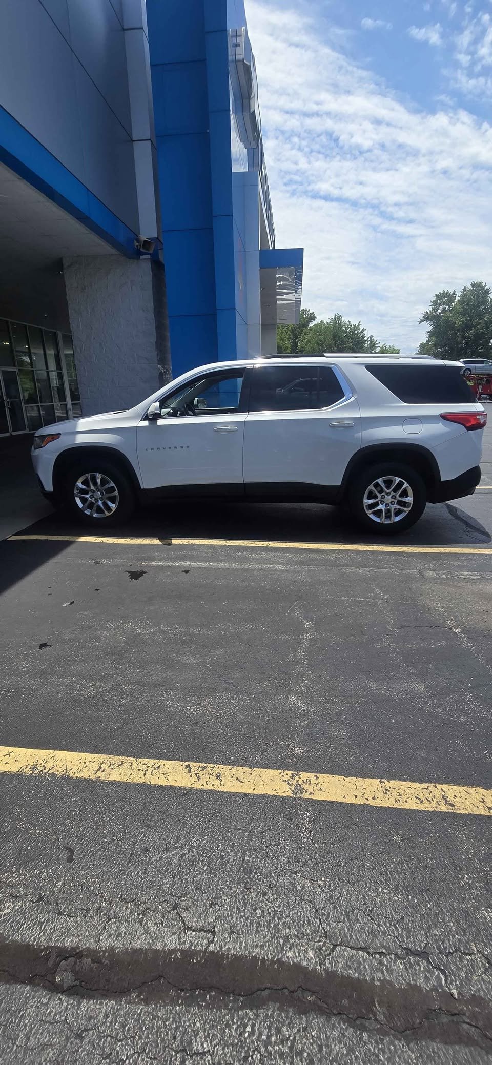 2018 Chevy Traverse 103,459 milles
$14,818