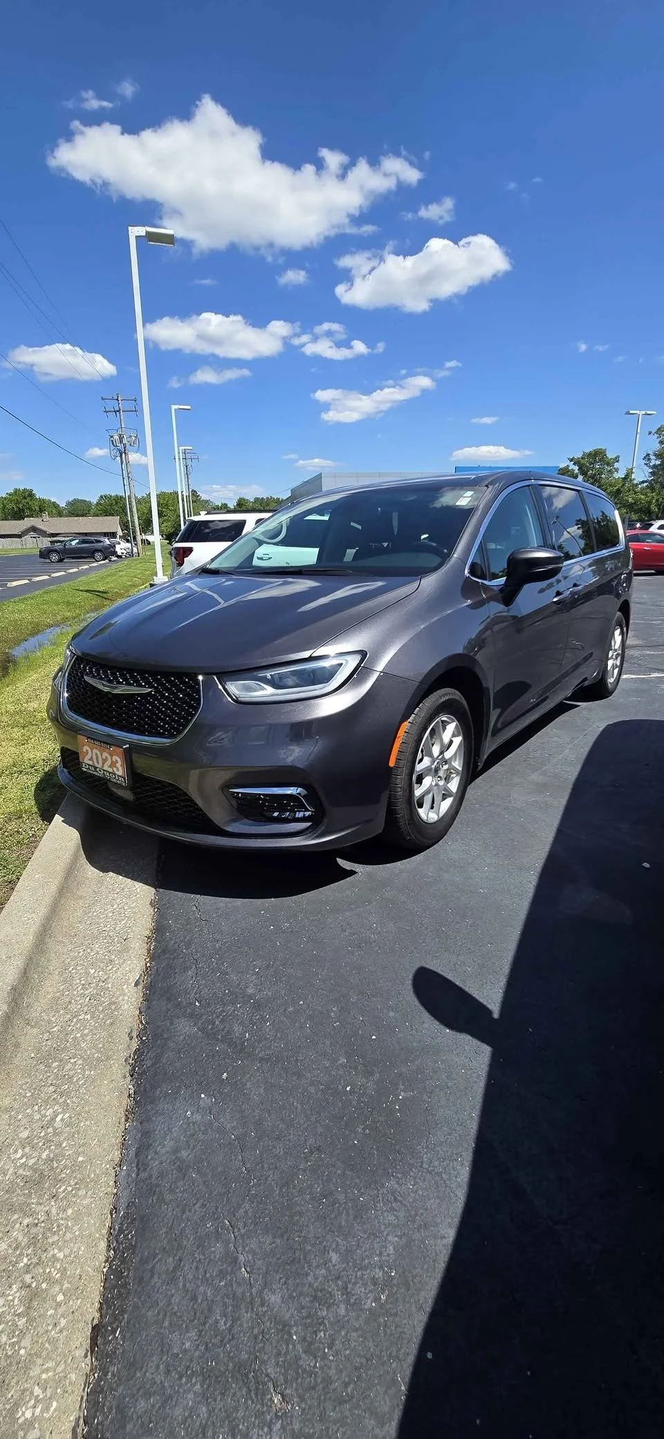 2023 Chrysler Pacifica Touring L 78,000 miles 
$23,475