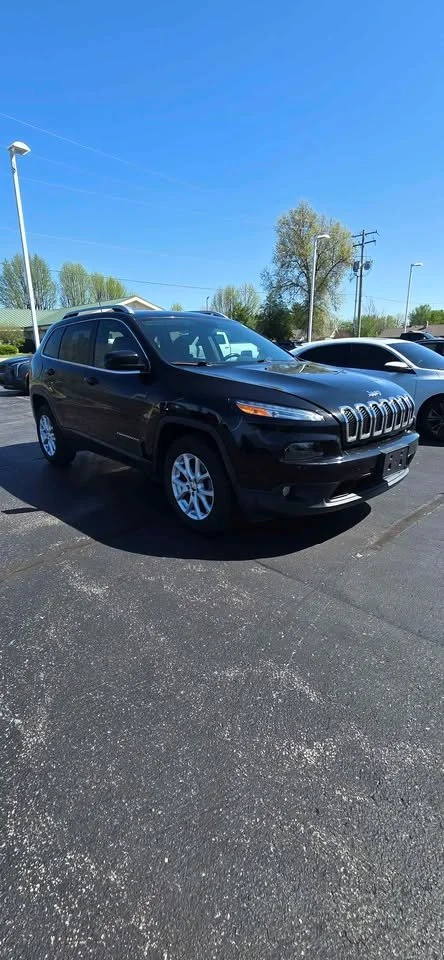 2017 Jeep Cherokee 129,000 miles
$11,119