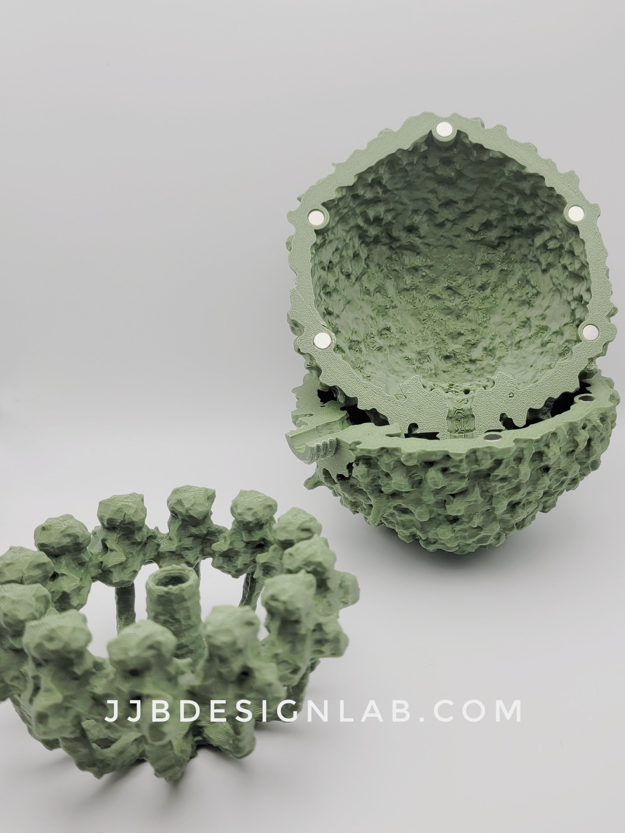 P68 Phage Container (magnet and screw mechanism)