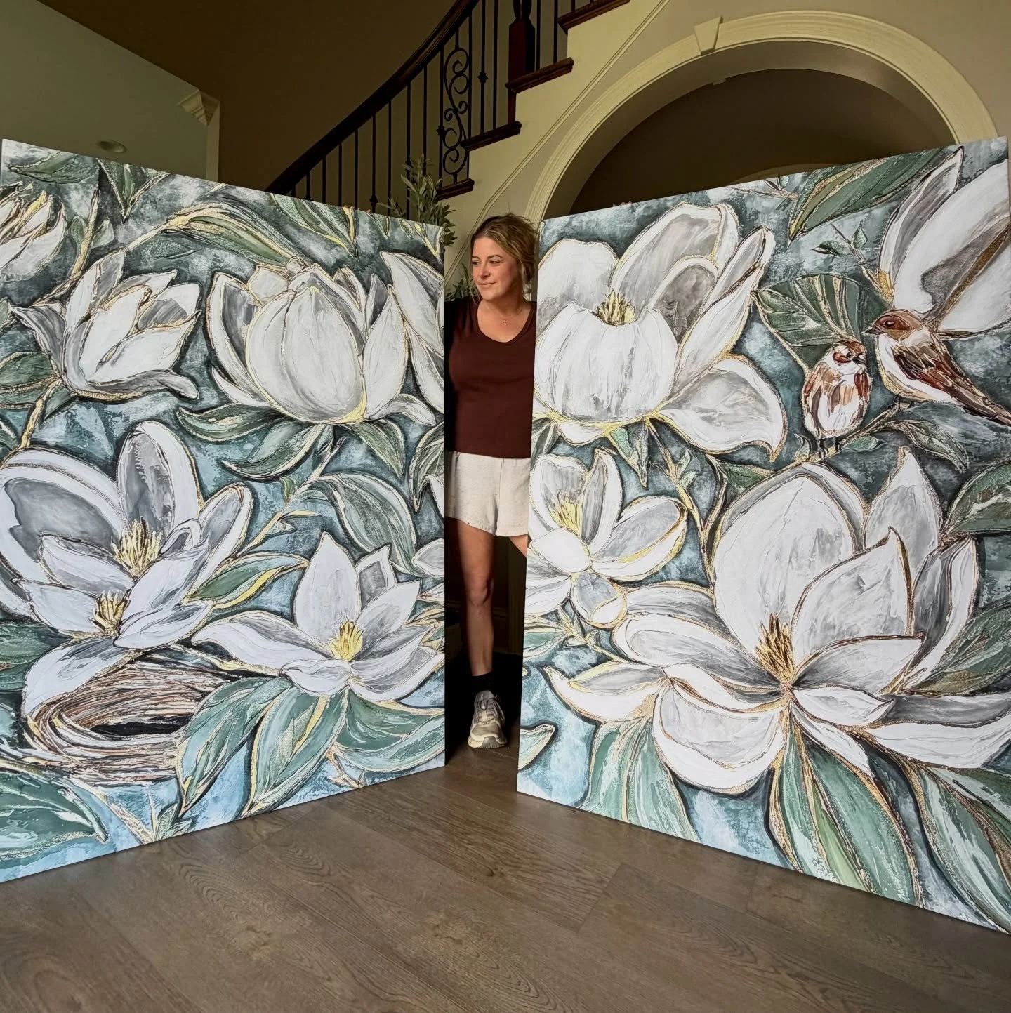 Can we just take a moment for these giant magnolias?! 🤩🤍
Large-scale CANVAS PRINTS about to get reworked with texture, 24k gold leaf, and extra gold accents 💫
