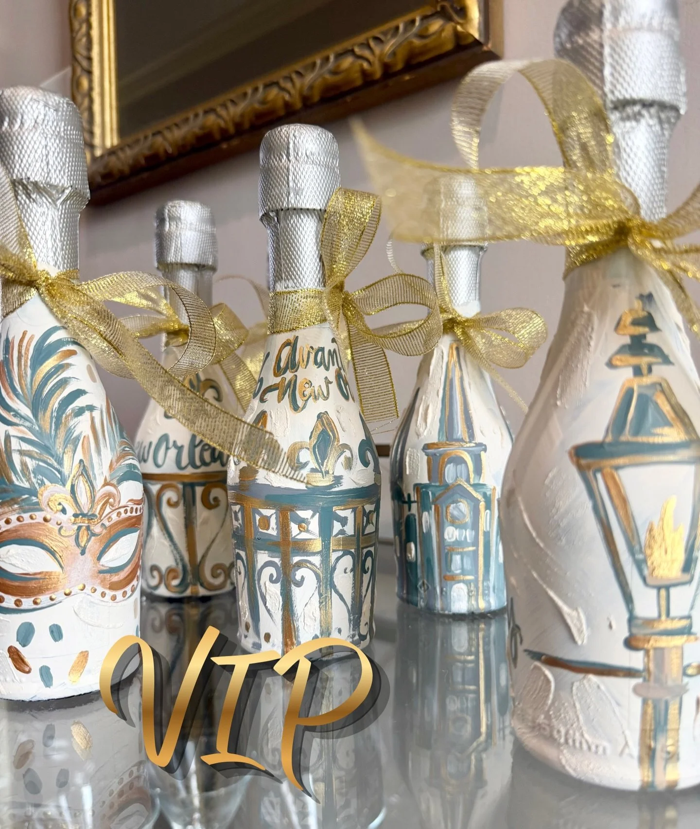 Cheers to the weekend, yall &hellip; &amp; just 3 weeks until our VIP TICKETS go on sale for this year&rsquo;s show!!!! This is the first year we are offering VIP tickets (only a limited amount available). These tickets give you 30 minute early entry