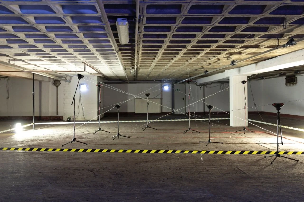 Installation / Devil’s Rope: Global Flows