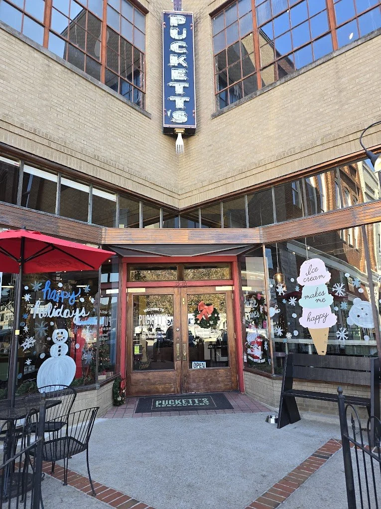 Pucketts.jpeg