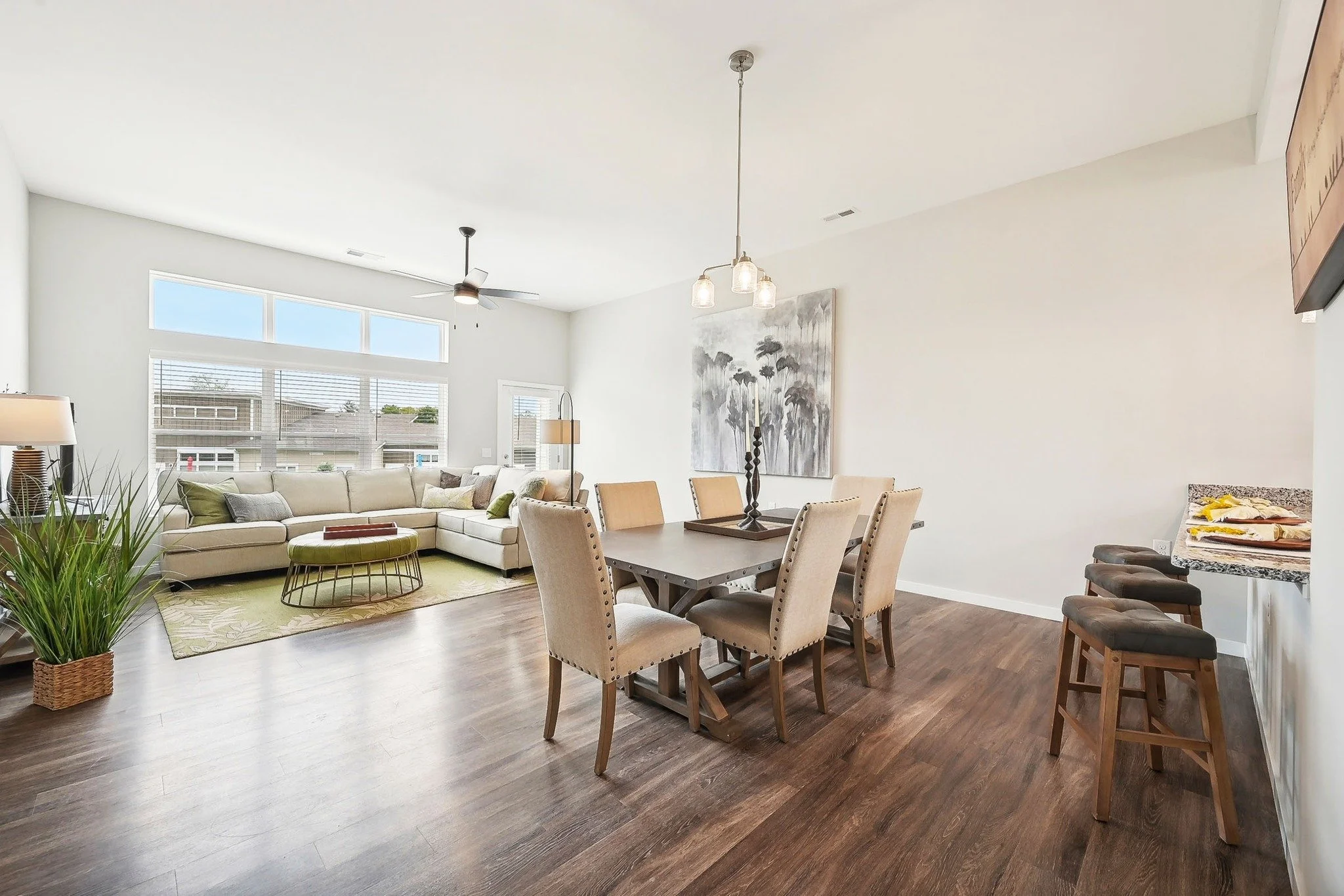 Ready to trade the stress and maintenance of ownership for a home that fits your lifestyle perfectly? 💚 Take a little look inside this beautiful one-bedroom space at Dogwood Commons. From your private front entrance and spacious attached garage to t