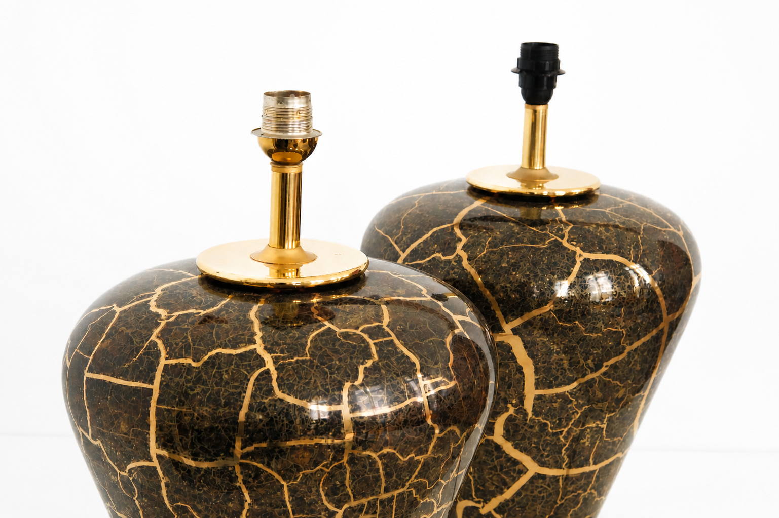 pair of ceramic table lamps 1.png