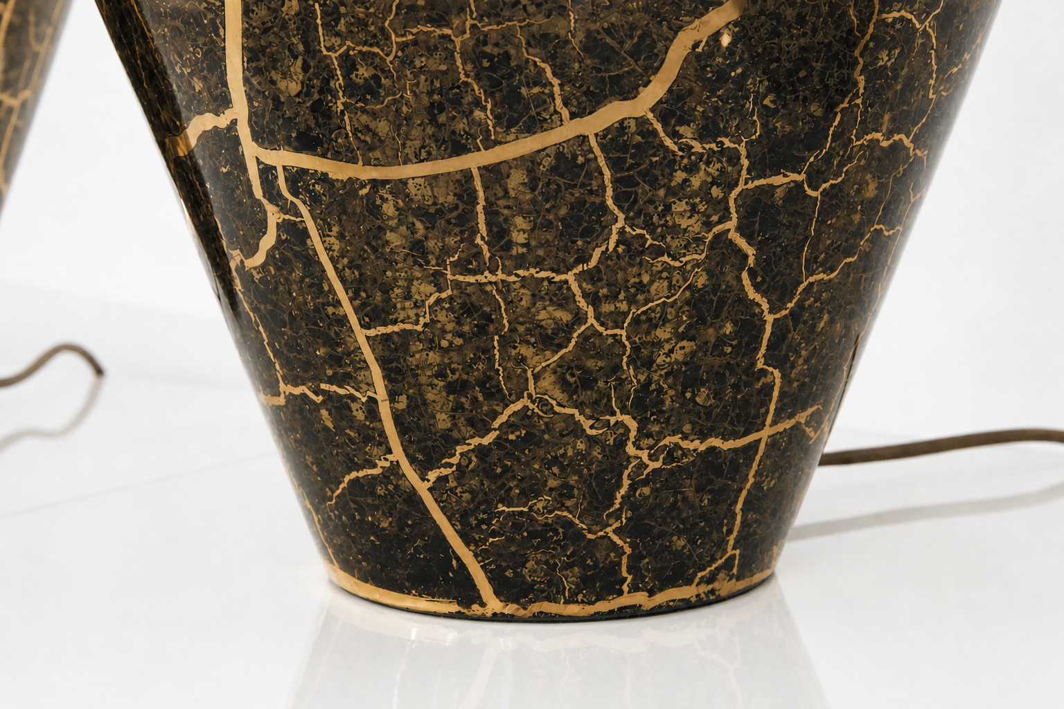 pair of ceramic table lamps 19.png