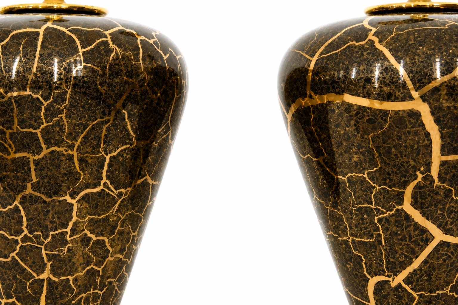 pair of ceramic table lamps 26.png