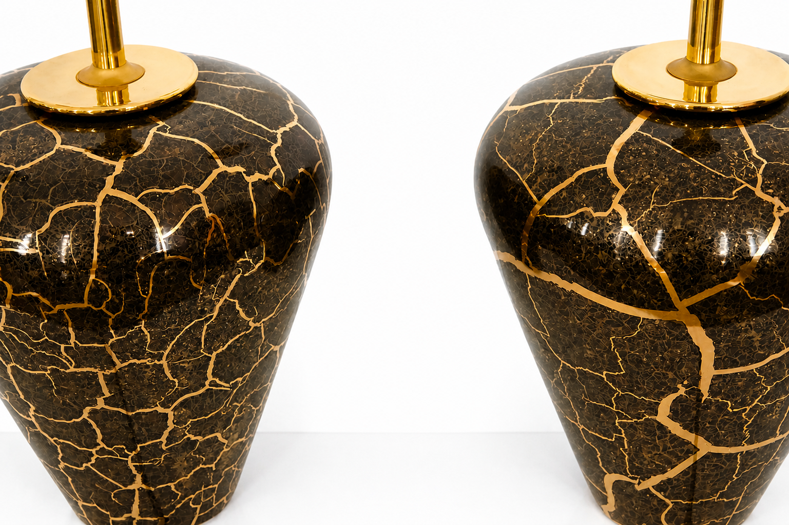 pair of ceramic table lamps 25.png