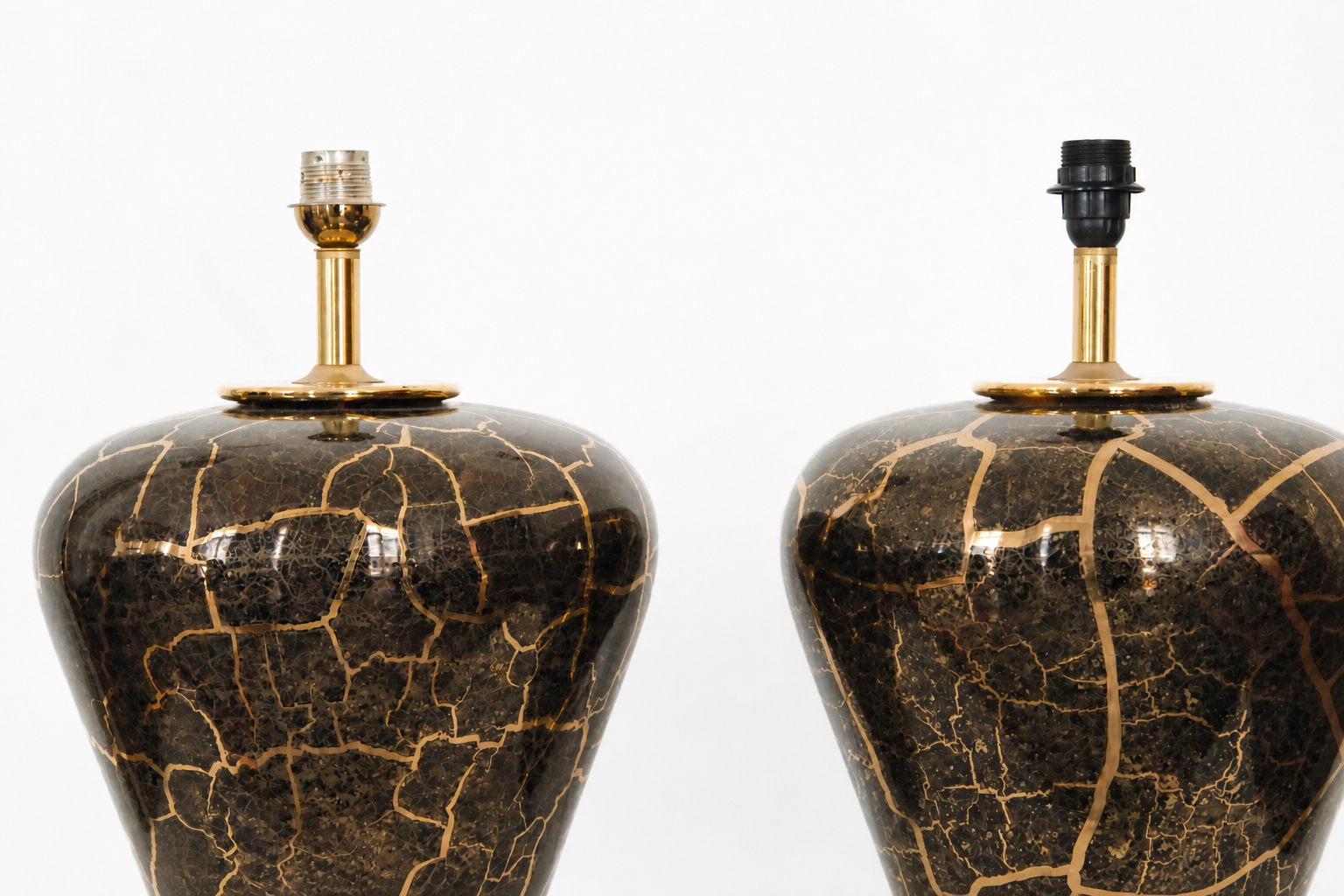 pair of ceramic table lamps 8.png