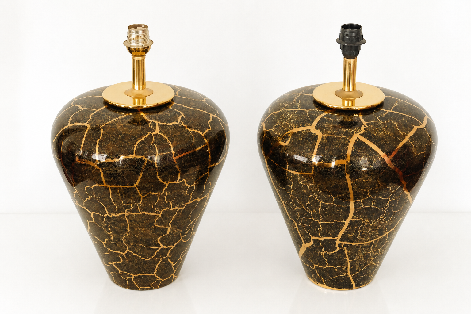 pair of ceramic table lamps 12.png