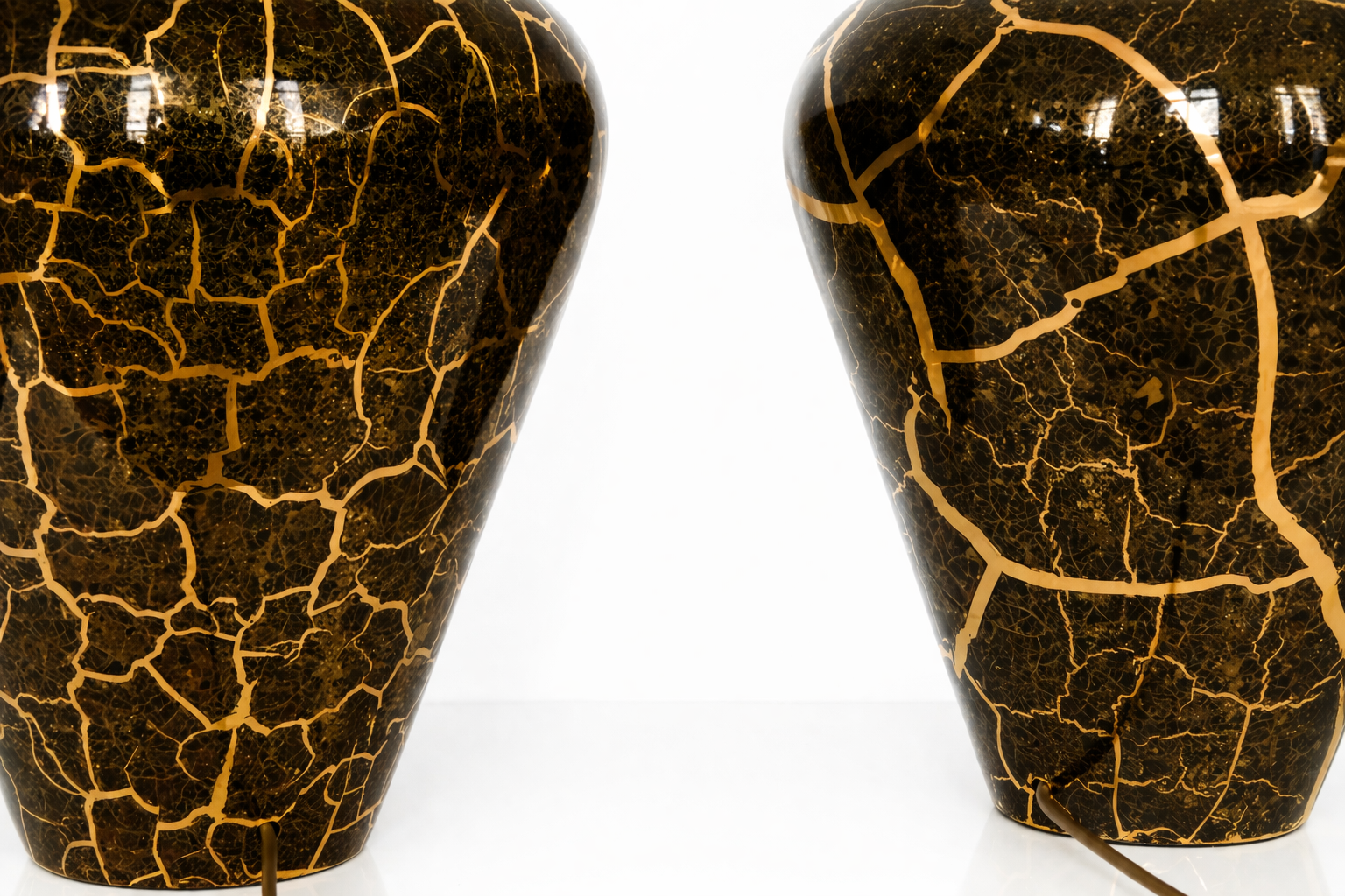 pair of ceramic table lamps 29.png