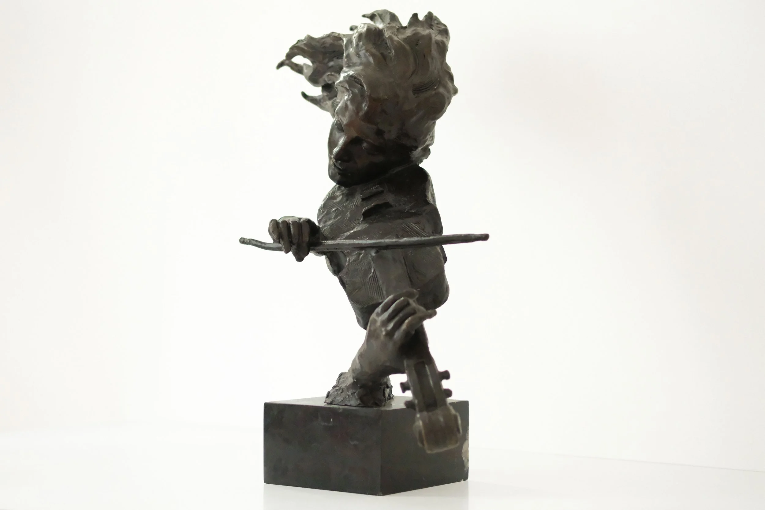 sculpture-violinst-4.jpg