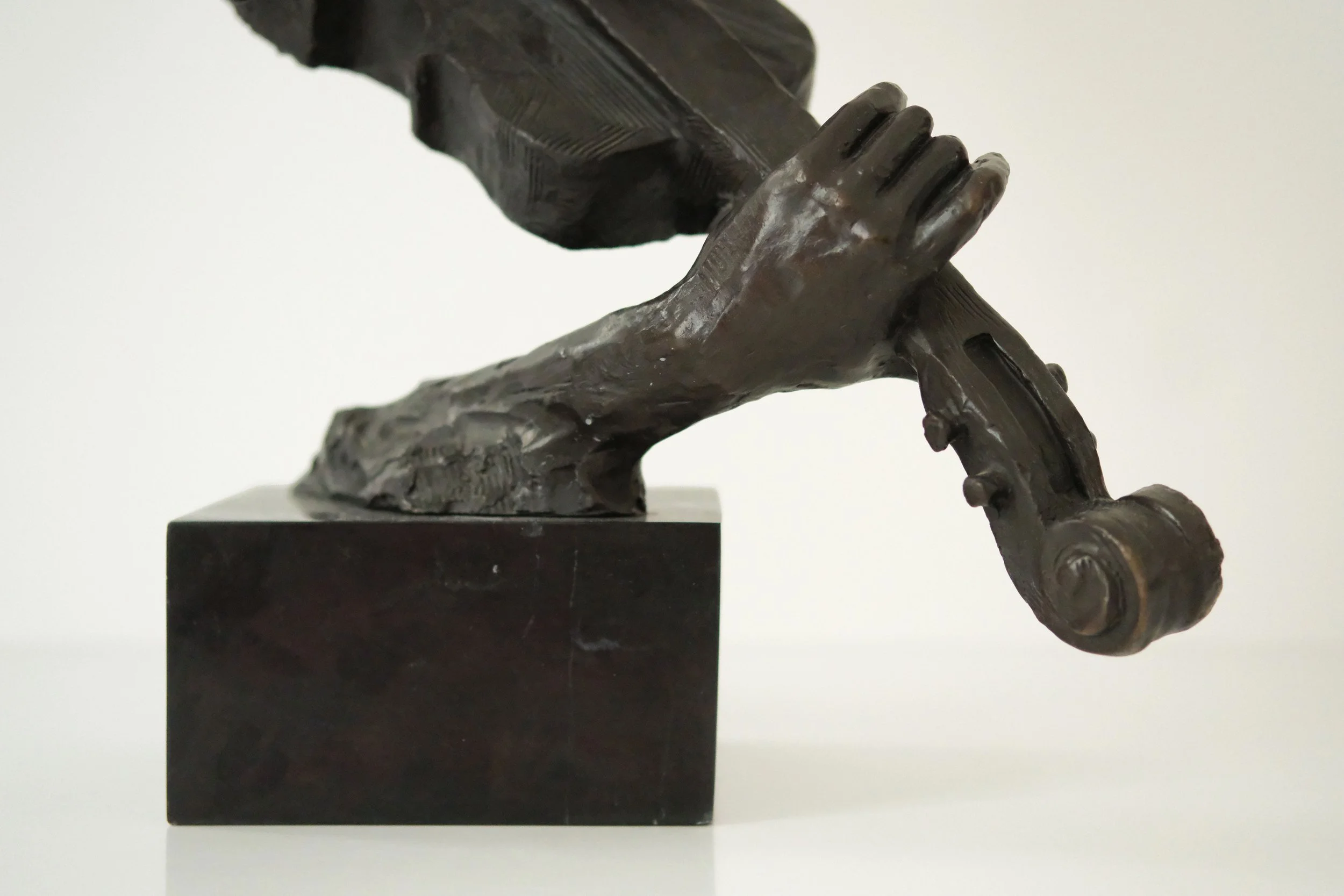 sculpture-violinst-5.jpg