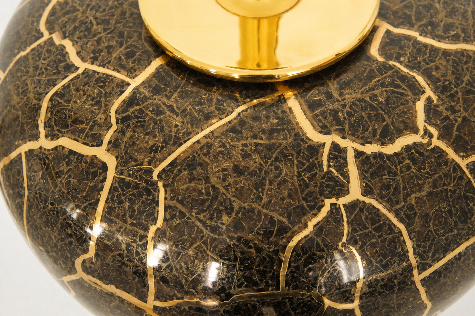 pair of ceramic table lamps 22.png