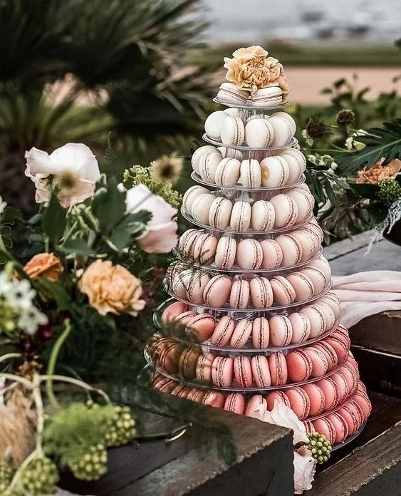 It's National Dessert Day 💃 not that we needed a reason to have dessert 😉 but you've officially been given permission to add a sweet ending to your wedding⁠
.⁠
.⁠
⁠
#bride #weddingday #desserts #groom #weddinginspiration #sweettooth #weddingphotogr