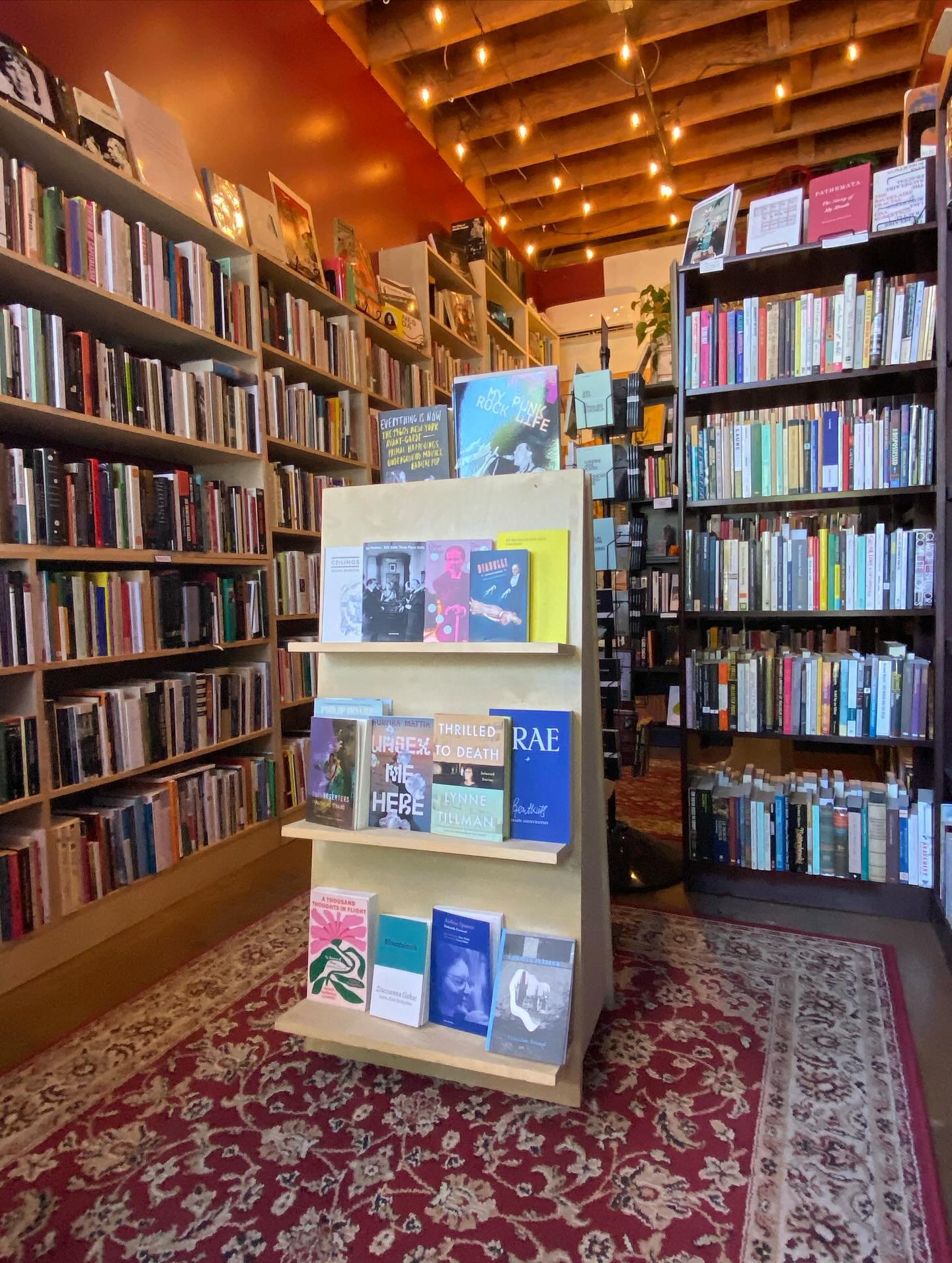 What a lovely day to support local businesses on Foster!☀️We snagged a book from @wordvirusbooks to get our weekend started on an extra bright note.📖

🤘🏽They currently have on display a book by local author, Marla Watson (@mypunkrocklifephotograph