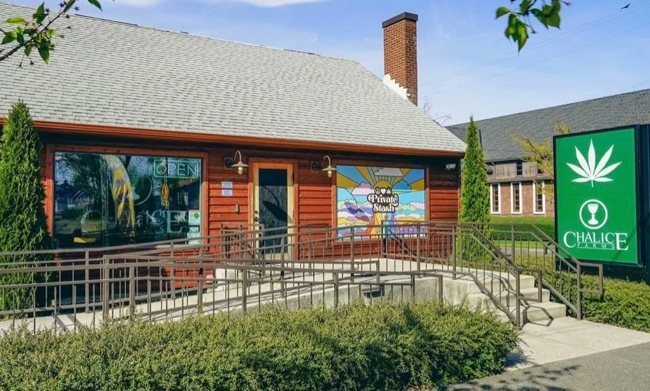 Have you been looking for a neighborhood cannabis shop? Well&hellip; let me introduce you to @chaliceonpowell one of our newest members. It has been a total delight getting to know them and share/support community.

Stop in to see them. They are here