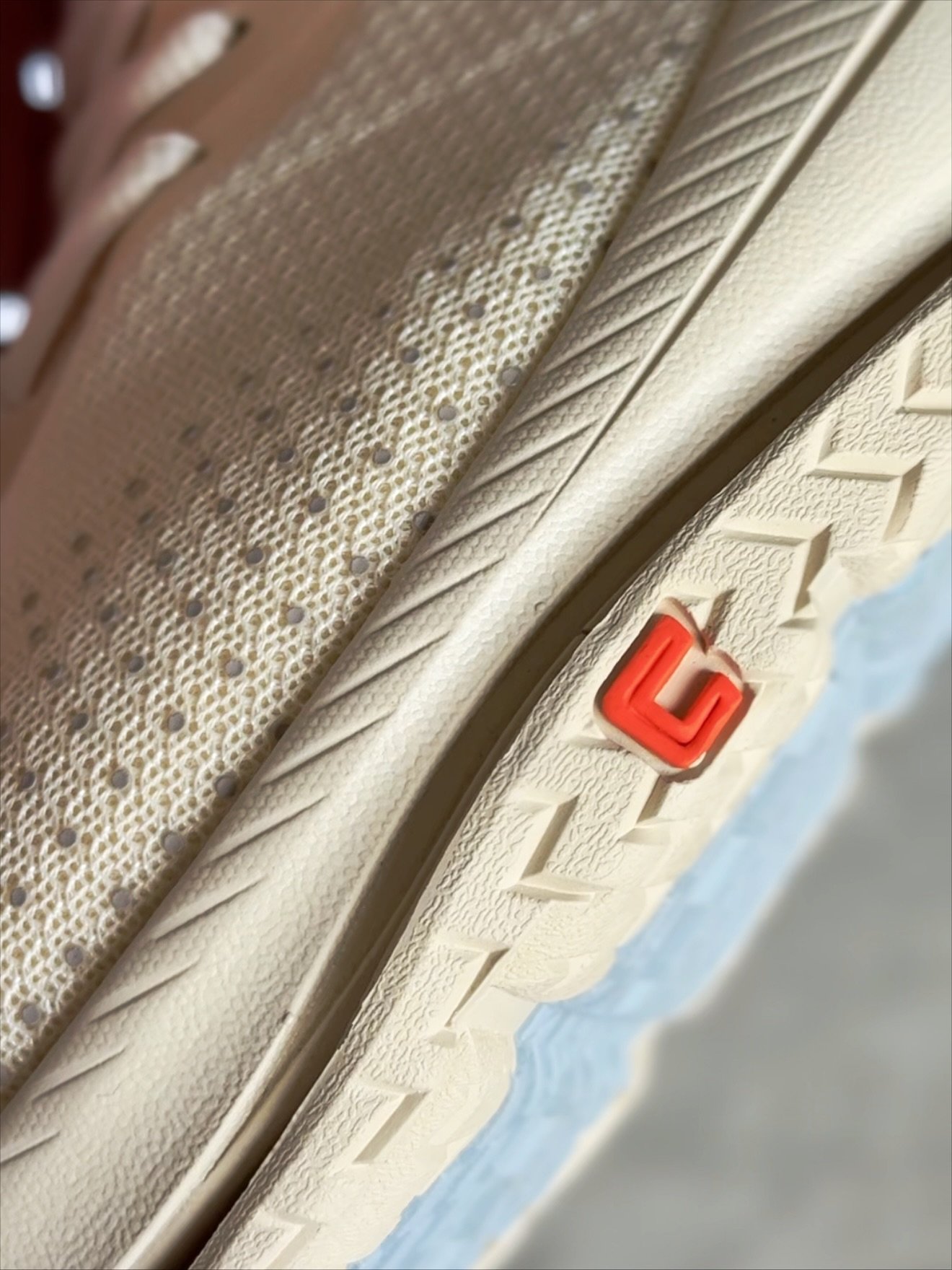 @contrafootwear 'Roof Runner' replaceable-sole trade sneaker design process. August '24

#footweardesign #sneakerdesign #innovation #motusforma