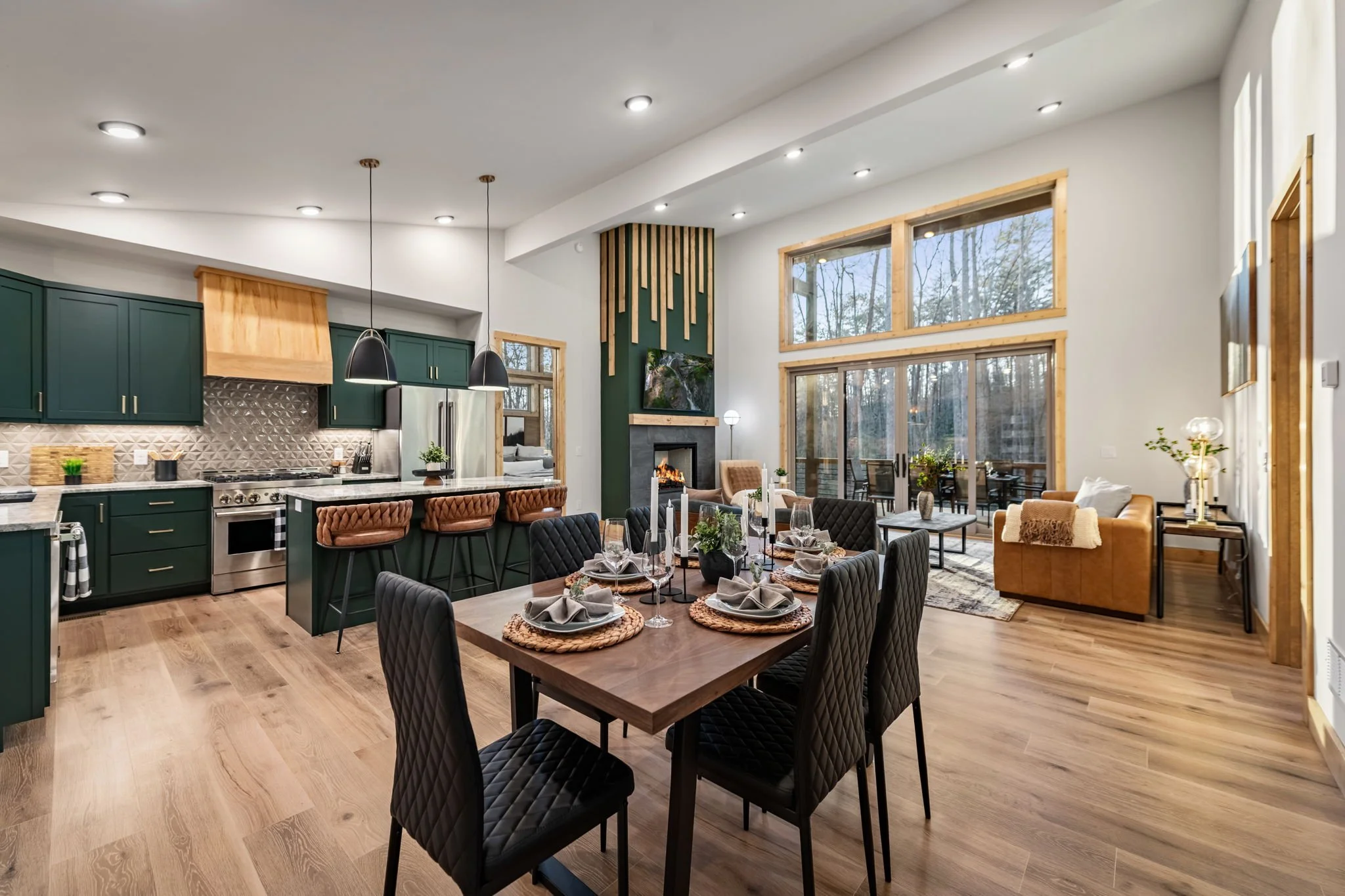 Modern open floor plan, kitchen, dining, living room