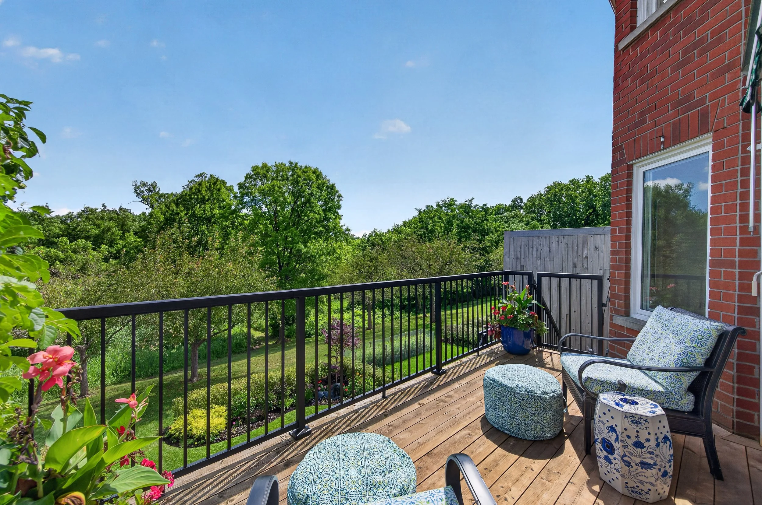 Downsizing in Aldershot South: Inside 112 Fairwood Place West