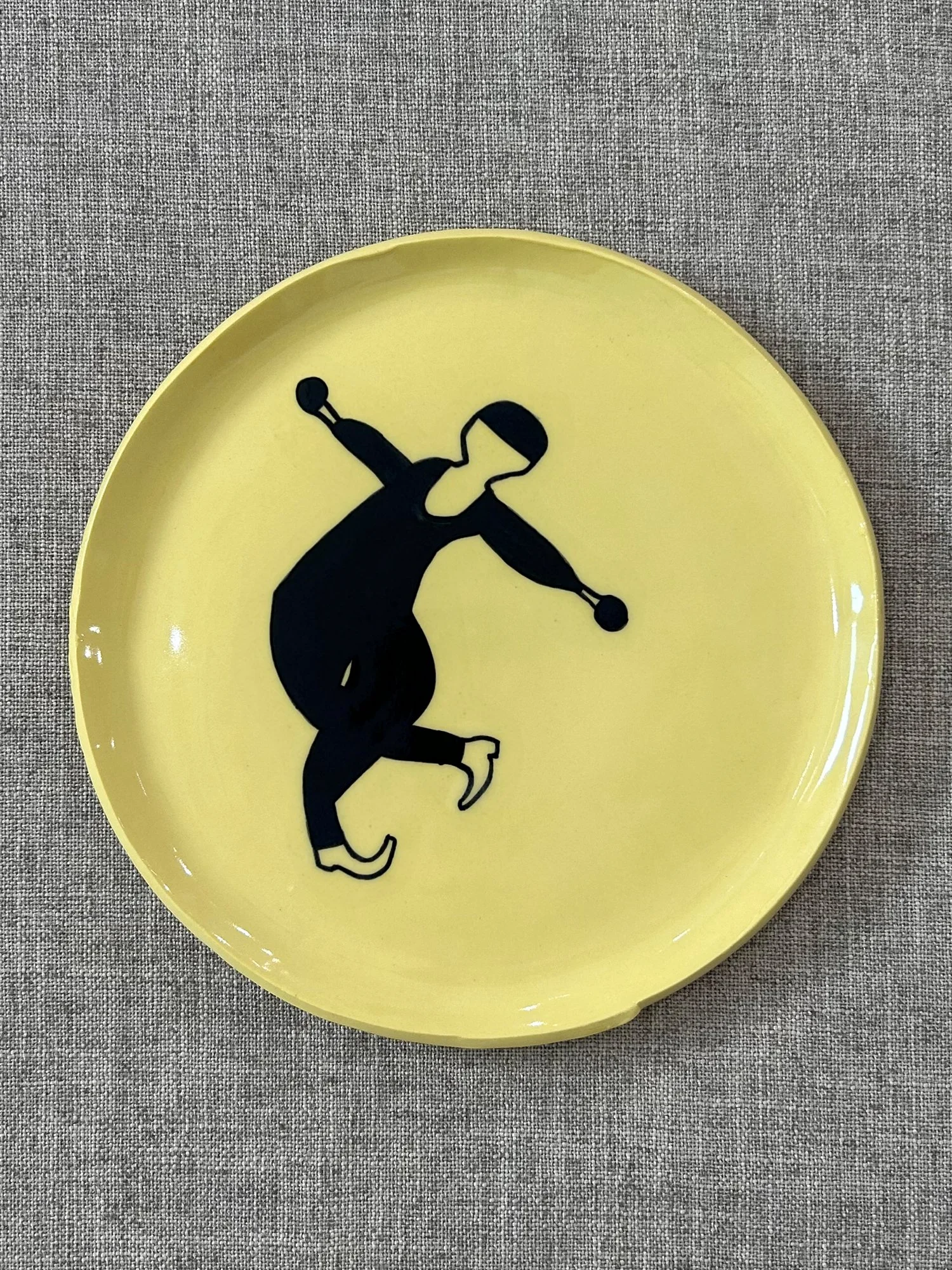 Lincoln_Mayne_Tidal_Gliding_Yellow_dinner_plate_6.jpg