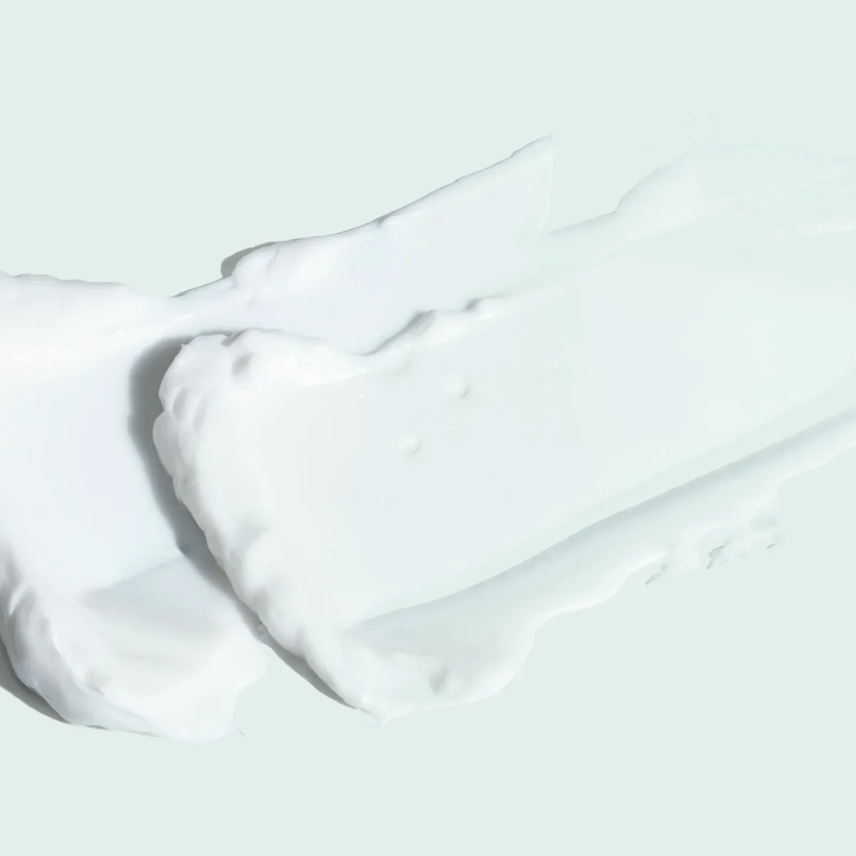 CLEAR-CELL-MATTIFYING-MOISTURIZER-PDP-R03.webp