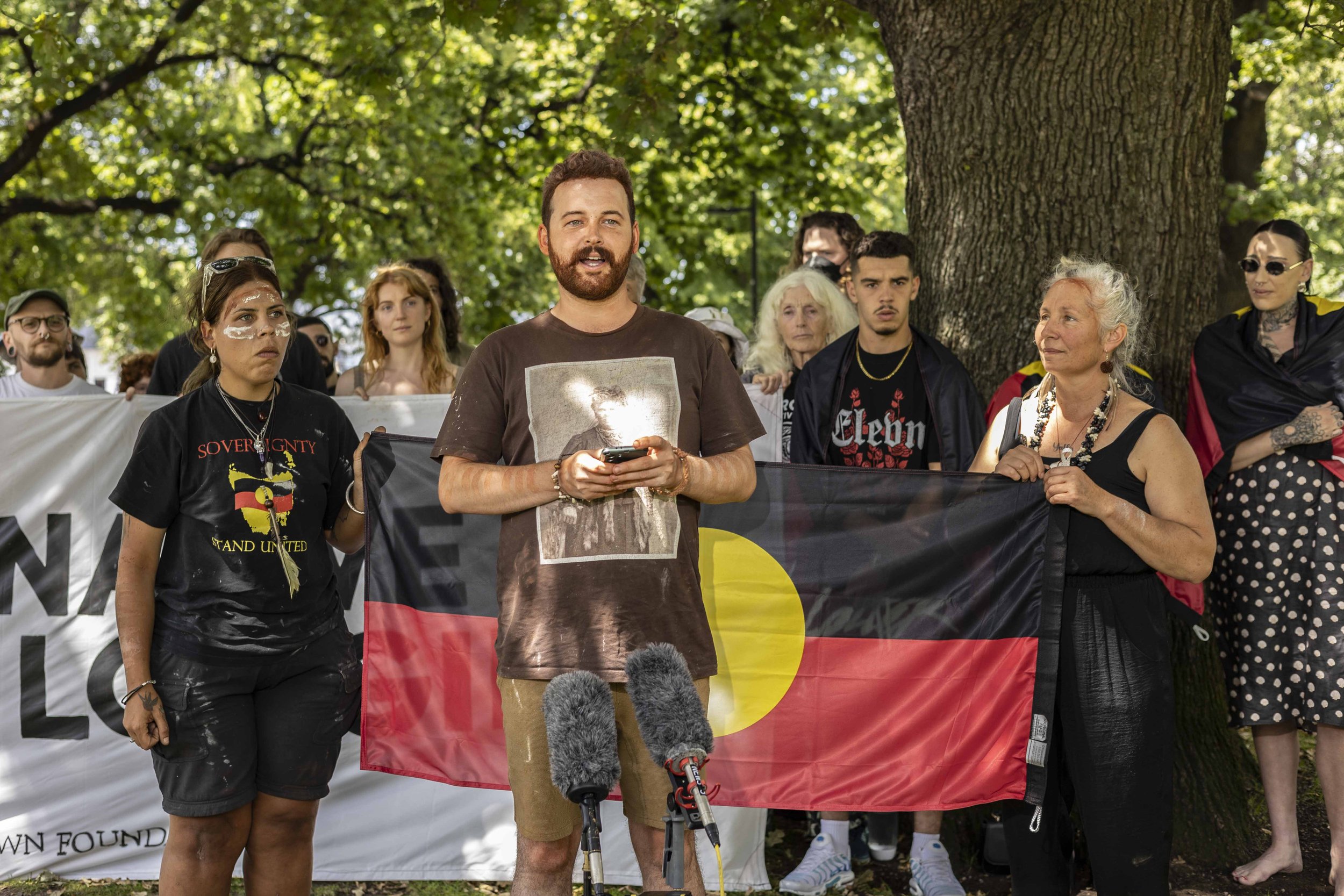 Cody Gangell speaking at press conference, parliament lawns, following Ruth Langford's arrest, 21 Jan 2025. Image Jillian Mundy