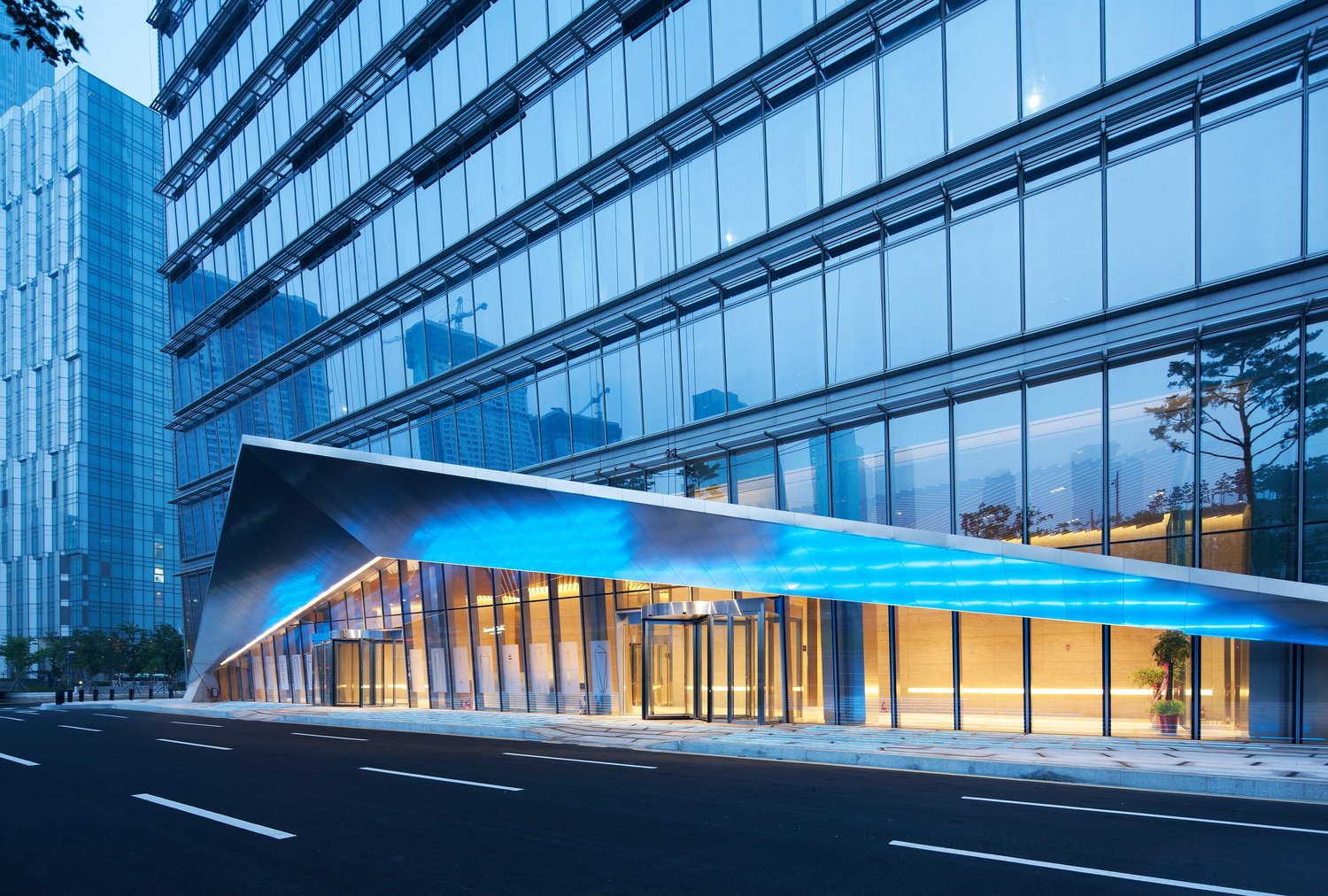 Northeast Asia Trade Tower — MENDOZA ARCHITECTS