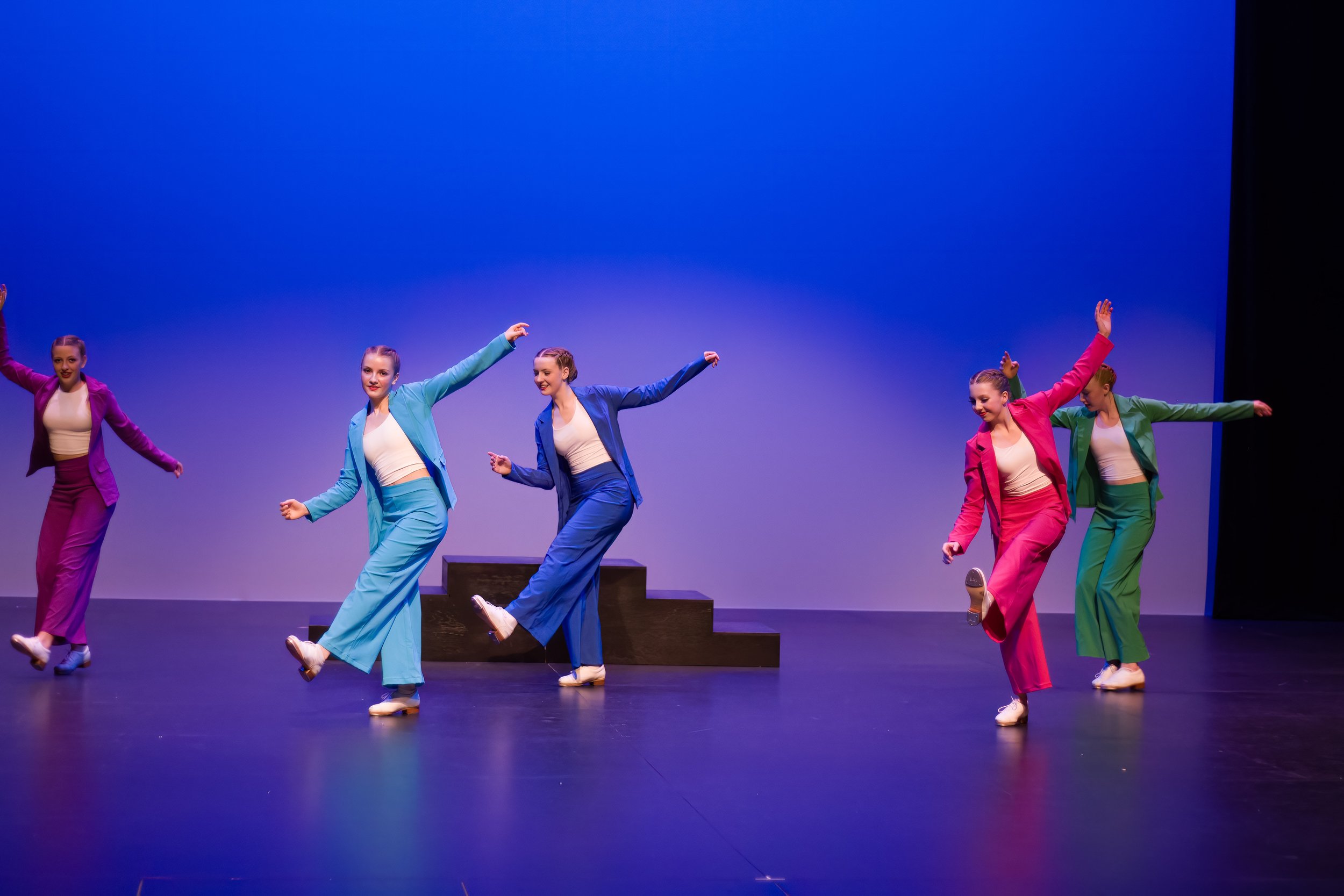 Dancers - Victoria Nagy, Bennett Amos, Maggie Dennill, Elianna Labadie, Kiera Sobie / Choreographer - Kara Engle / Studio - Creative Outlet