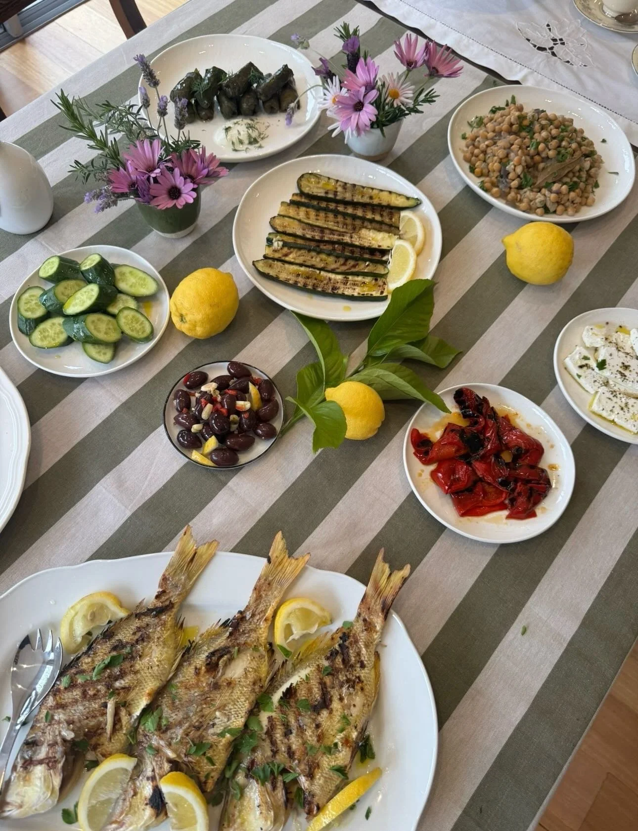 Introducing some of our favourite table spreads at Stin Avli 🇬🇷

Seasonal produce, handmade filo, slow-cooked dishes, fresh salads, warm bread, and something sweet to finish.

 Always shared. Always abundant.

At Stin Avli, this is how we gather, a