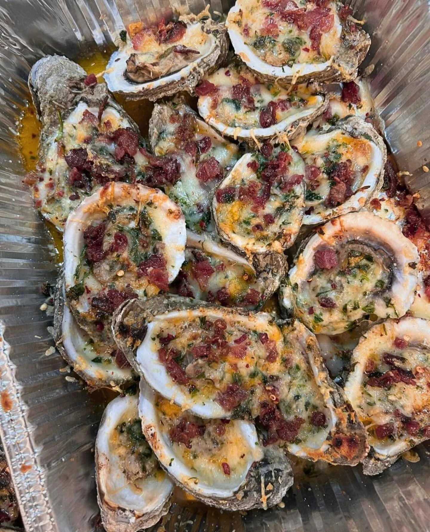 ahhhhhhh 🥓 🧈 🦪 🔥 
big announcement for may coming soon
#chargrilledoysters #oysters #rougaroushuckers