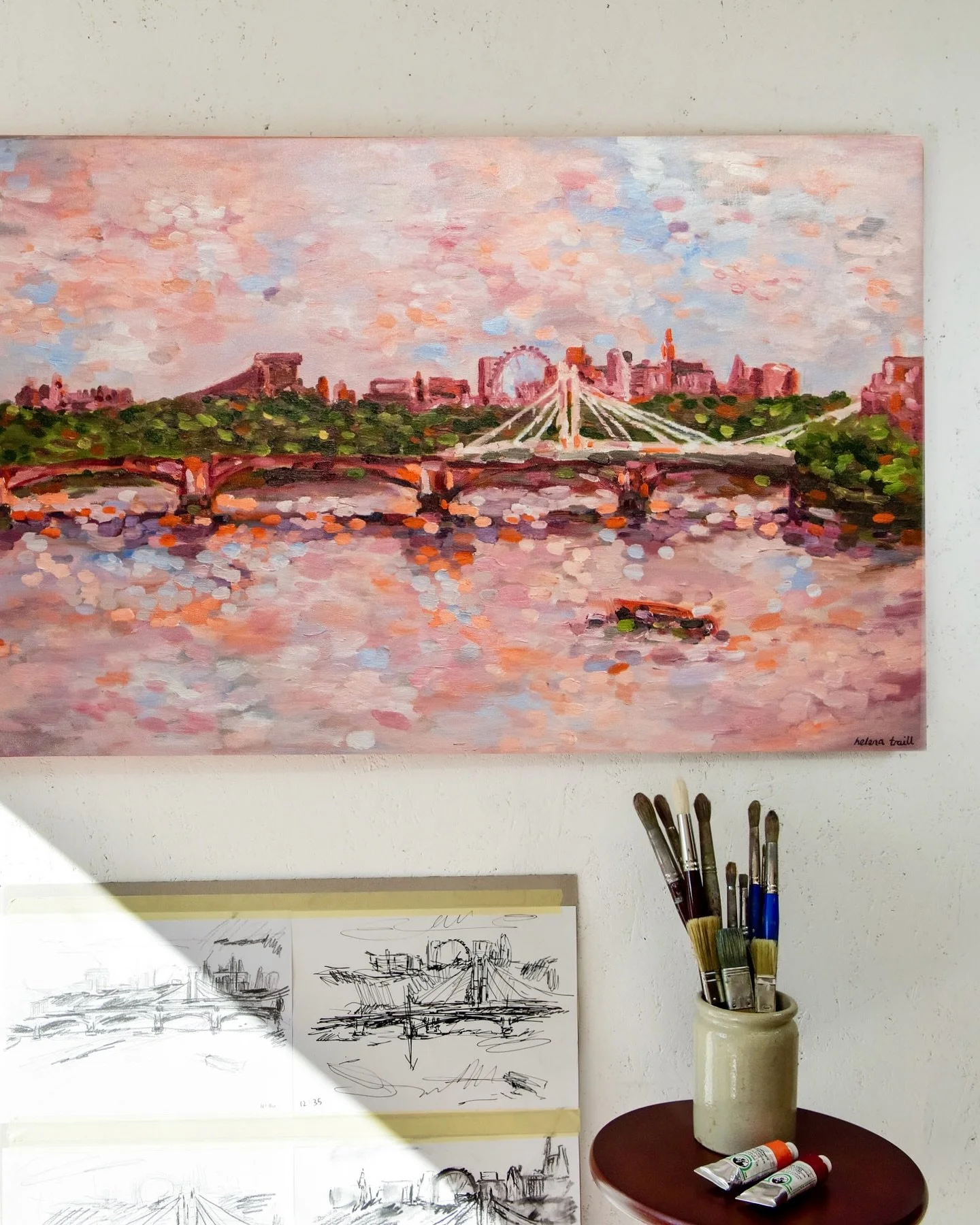 Chelsea Waterfront, 2025
Oil on canvas, 62 x 110 cm

A bold secondary colour palette for Helena Traill&rsquo;s latest commission, alongside its studies and sketches, capturing the reflective light across the Thames and this vibrant city view. 

By He