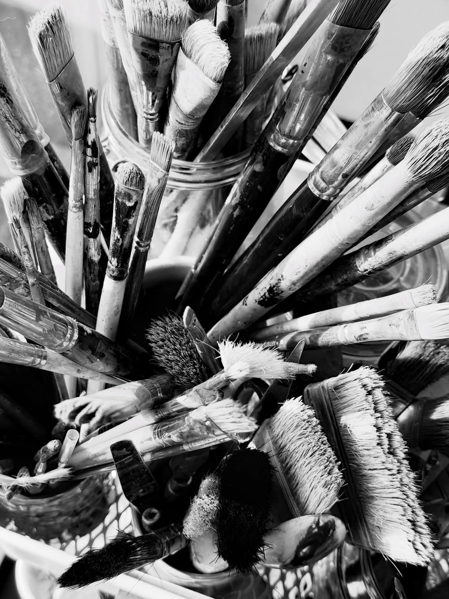 The start of the year&hellip;

Lots of time with my studio paint brushes, as I build towards the ORGANICS collection 

Valentines art by Bernard 

Rainy palette on a plein air day in Ashton Court, with 20 fellow @bristolpleinairpainters 

Dancing by 