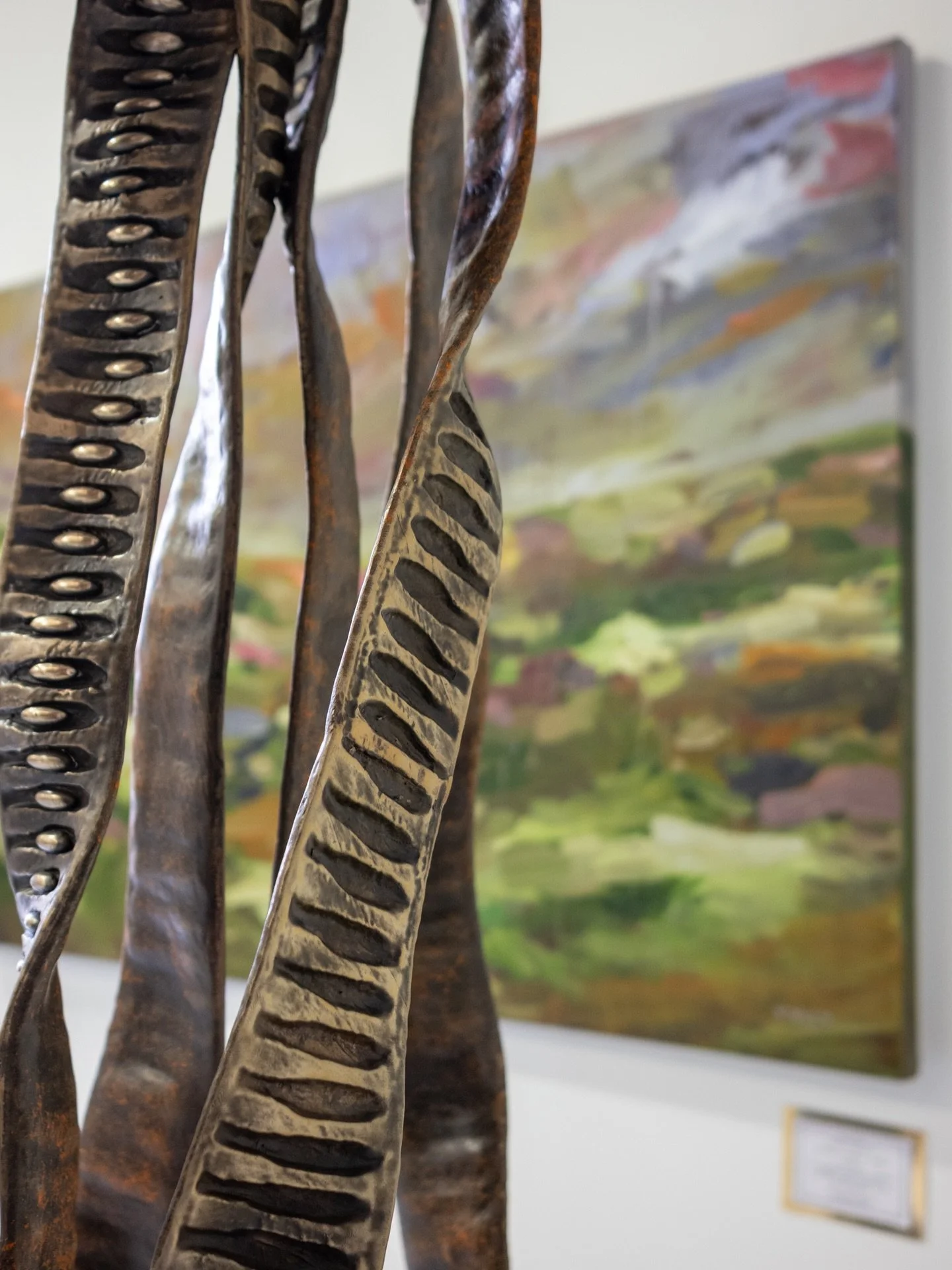 Details from the #ORGANICS Exhibition, that continues today at the prestigious @morrissingerfoundry, a collaboration between sculptor @jillberelowitz and painter @helenatraill. Curated by @harvey_horswell 🌿