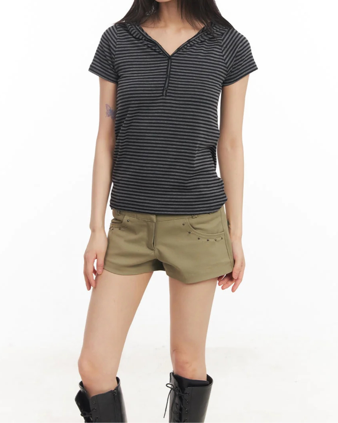 Pruhované tričko s kapucňou a gombíkmi