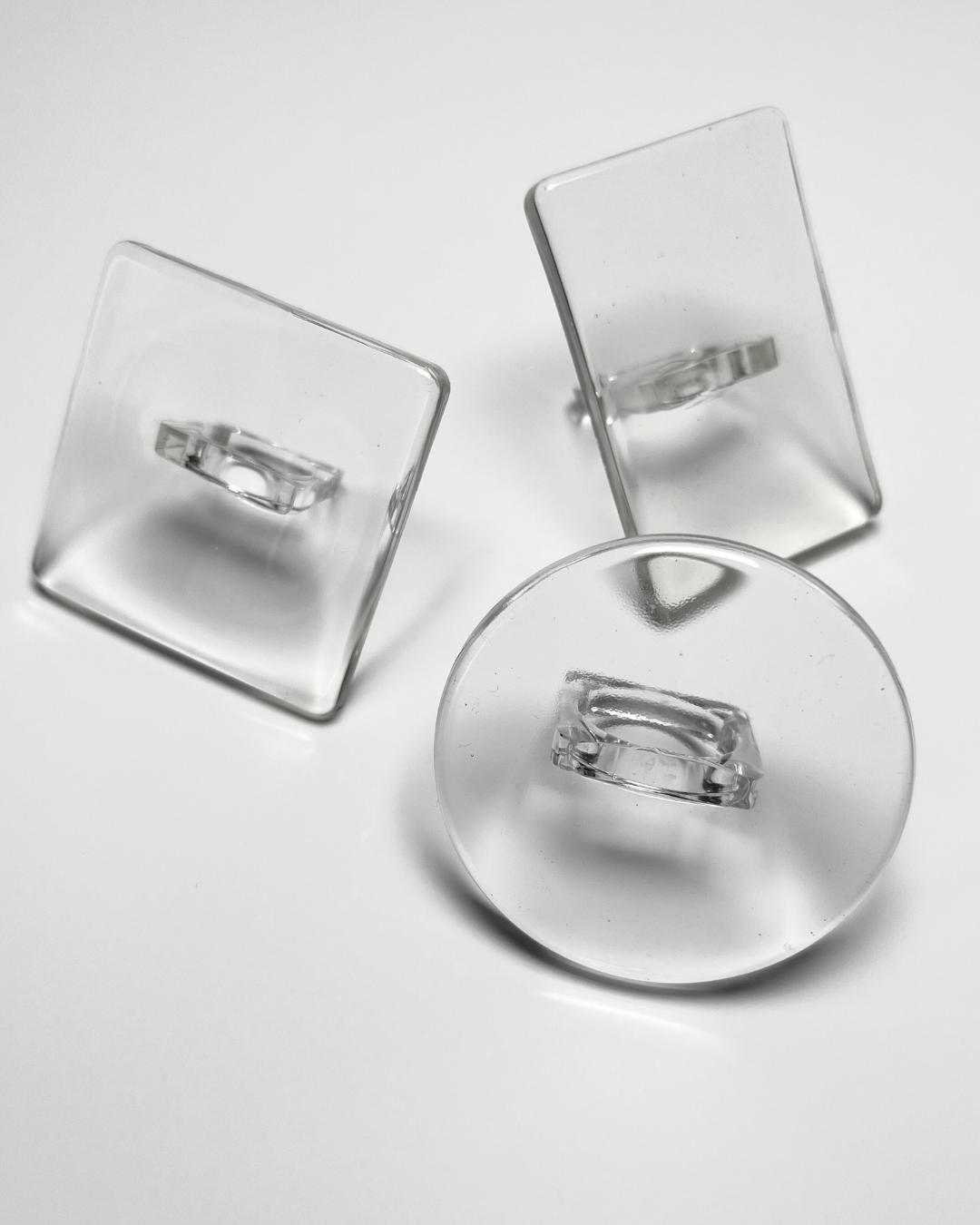 овърсайз, огромни, прозрачни и геометрични пръстени. oversized, bold, statement, transparent, clear rings.
