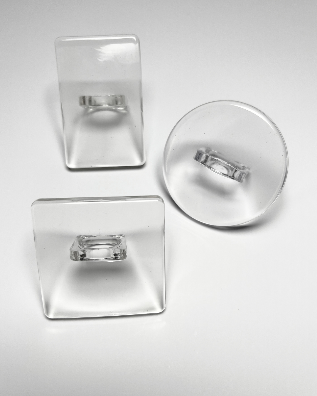 овърсайз, огромен, прозрачен и геометричен квадратен пръстен. oversized, bold, statement, transparent, clear, geometrical, square ring.
