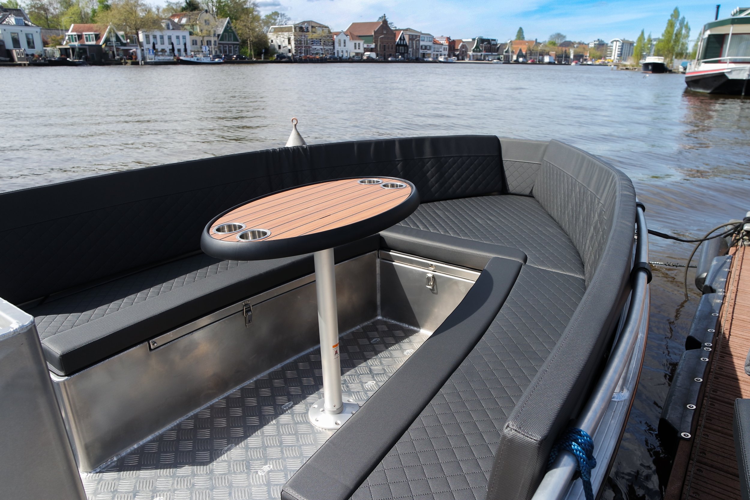 Admiral 485 luxe zwarte kussens-6.jpg