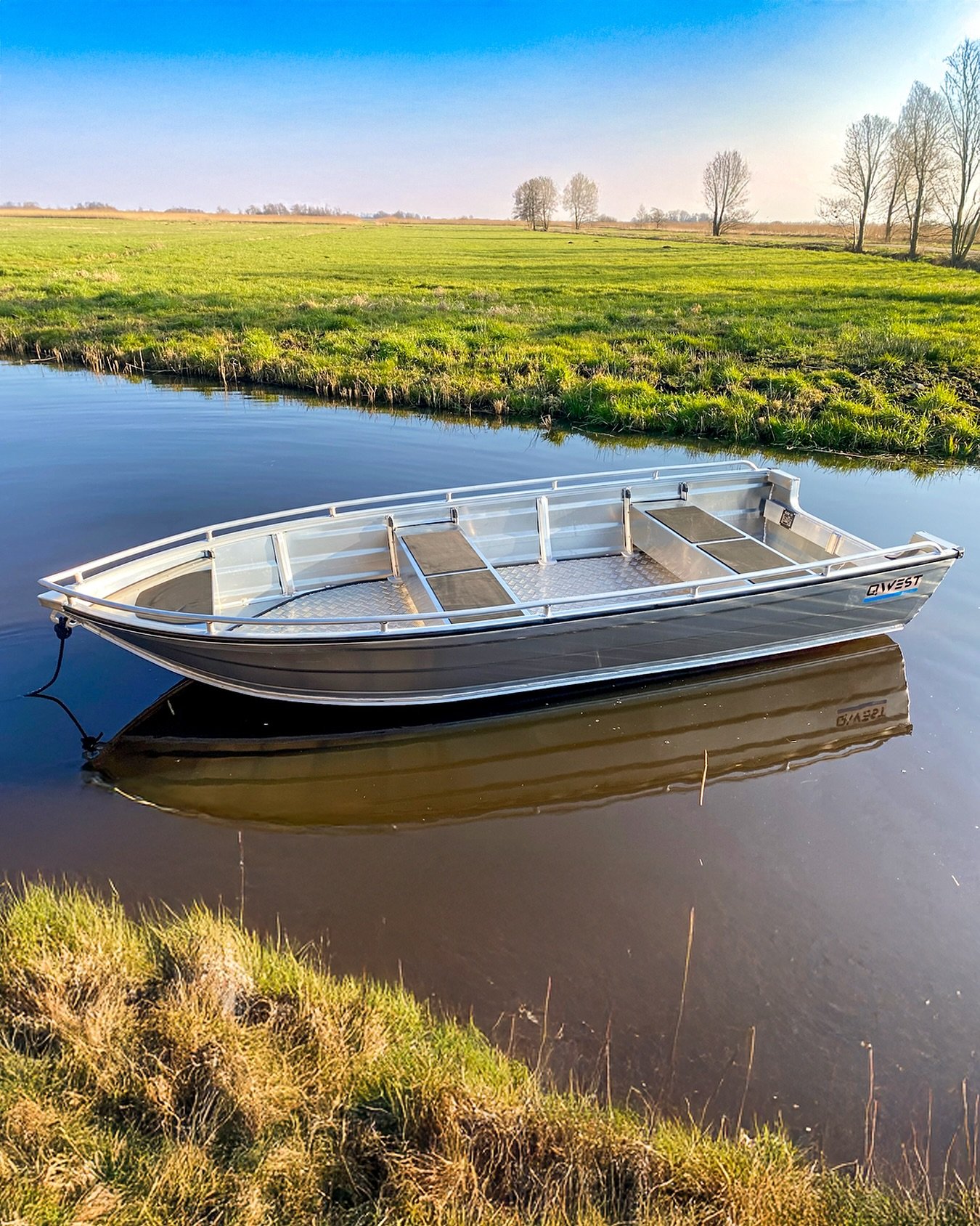 Al vanaf &euro;1.600,- verkrijgbaar: @qwestmarine aluminium boten! 😍 Plaatje, t&oacute;ch?

Kom langs en bekijk ons ruime aanbod platbodems &eacute;n v-bodems in onze showroom.

#qwest#admiralboats&nbsp;#aluminiumboten&nbsp;#boot&nbsp;#bootjevaren&n