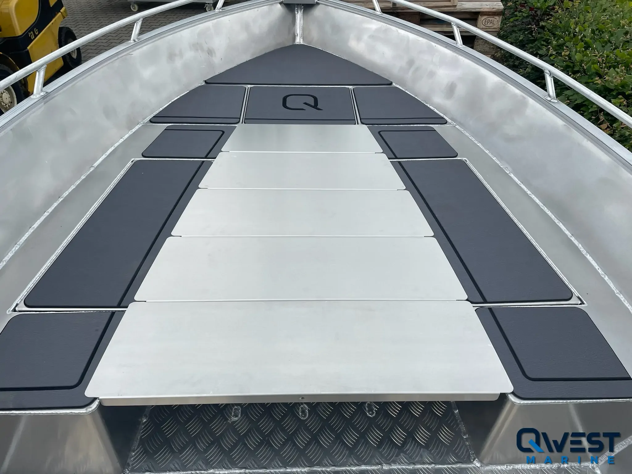 QWEST-Marine-R485 zonnedekpanelen.webp