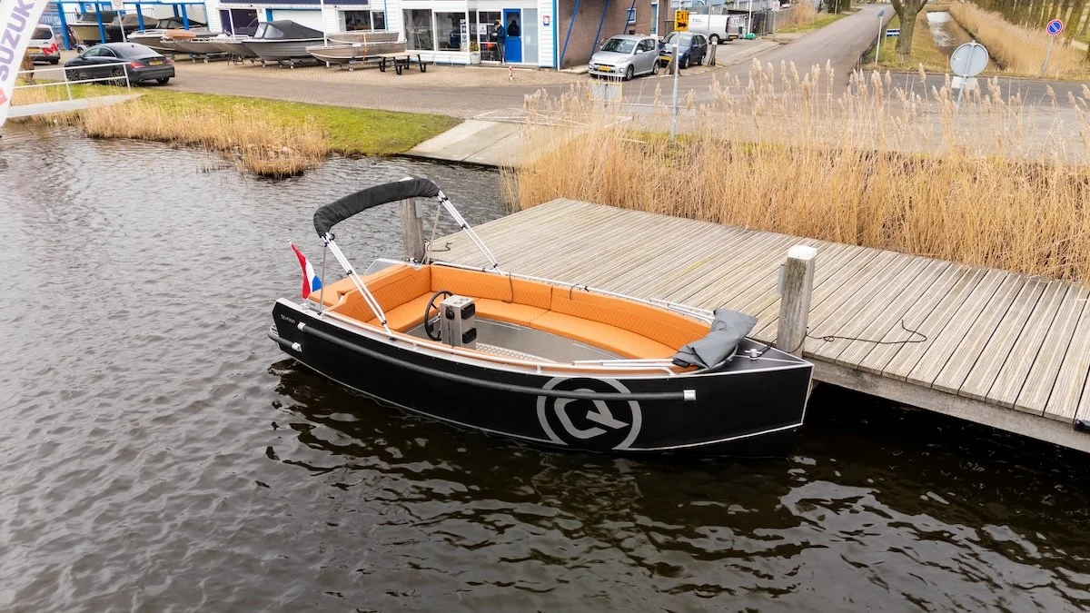 Qwest S600 aluminium tender boot Wormer Watersport v-bodem WIT VAN BOVEN luxe sloep boot