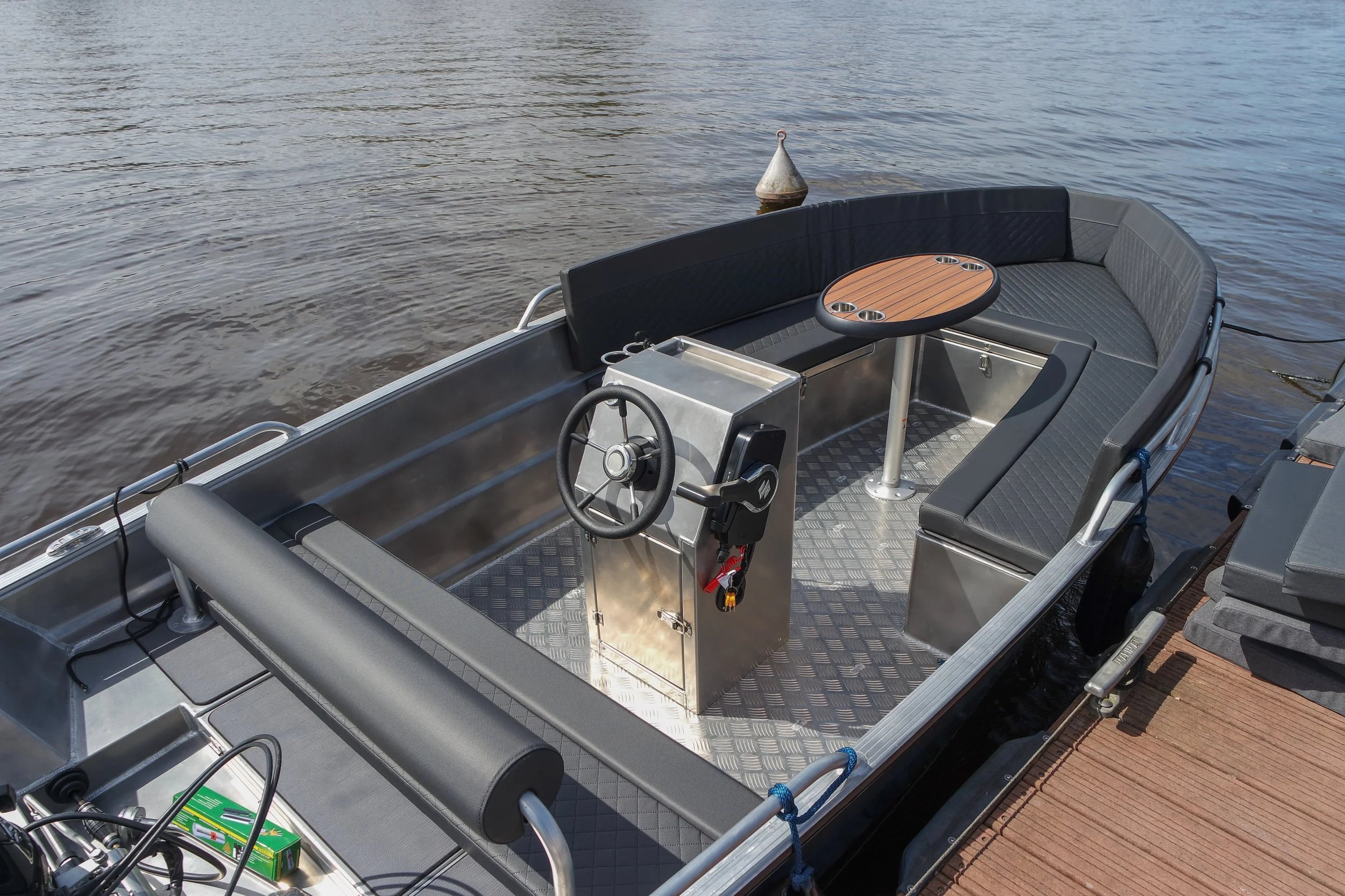 Admiral 485 luxe zwarte kussens-2.jpg