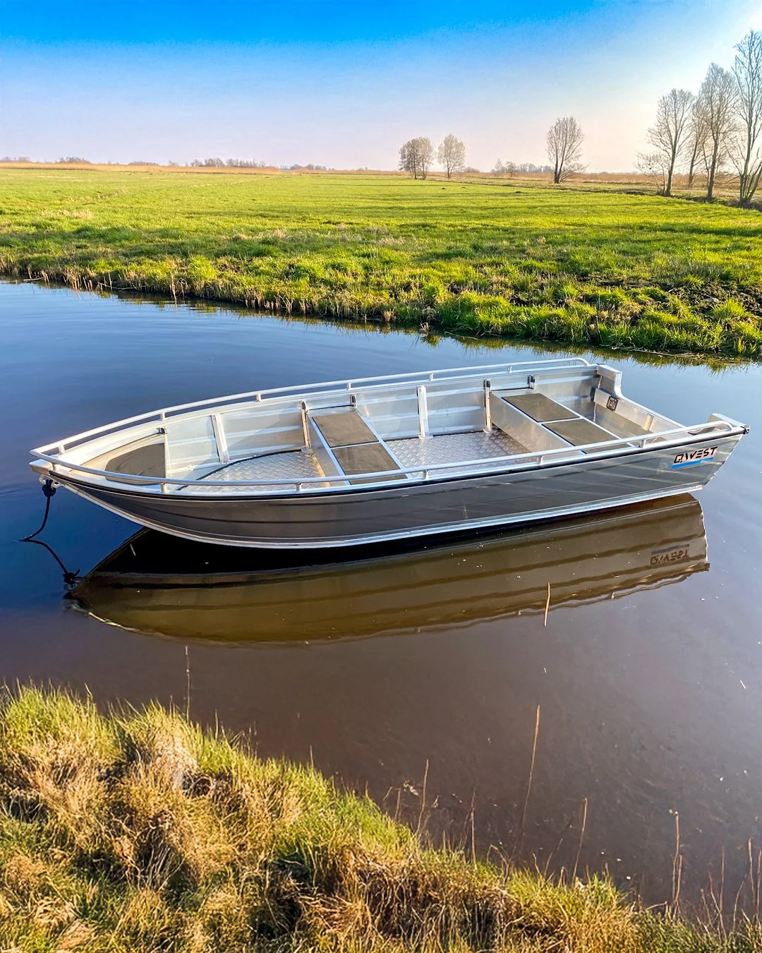 qwest aluminium v-bodem B421